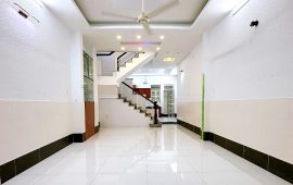 Nhà đẹp 2 lầu 1 sân thượng hẻm Hoàng Hoa Thám – diện tích lớn – 5 phòng ngủ – phù hợp ở và khai thác CHDV