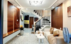Nhà siêu đẹp 2 lầu 5 phòng ngủ hẻm Trần Huy Liệu Phú Nhuận – Tặng full nội thất, giá chỉ 7.65 tỷ