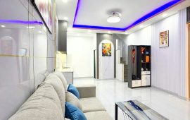 Nhà mặt tiền nở hậu Phường Hạnh Thông, 1 lầu 2 phòng ngủ, đường 6m, sổ riêng, hướng Đông Bắc, diện tích 31m²